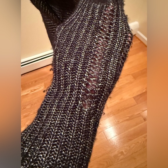 Cache Off-the-Shoulder Black Sweater - Picture 6 of 14